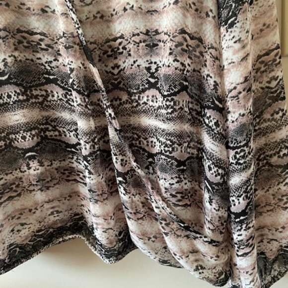 Calvin Klein Black/White/Rose Long Sleeves Blouse Size M/L - Picture 4 of 9